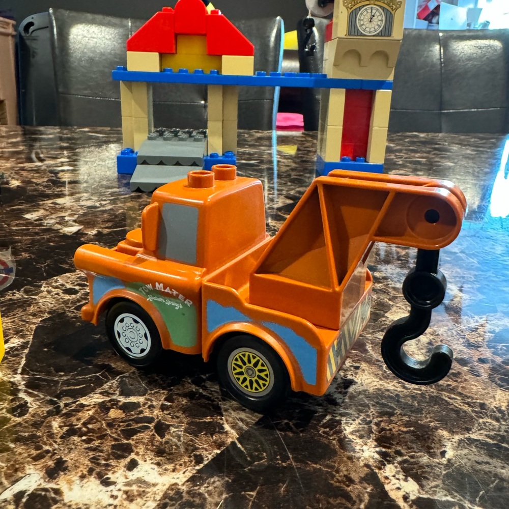 Lego Duplo - Disney Pixar Cars 2 Big Bentley Set #5828 - Picture 12 of 16